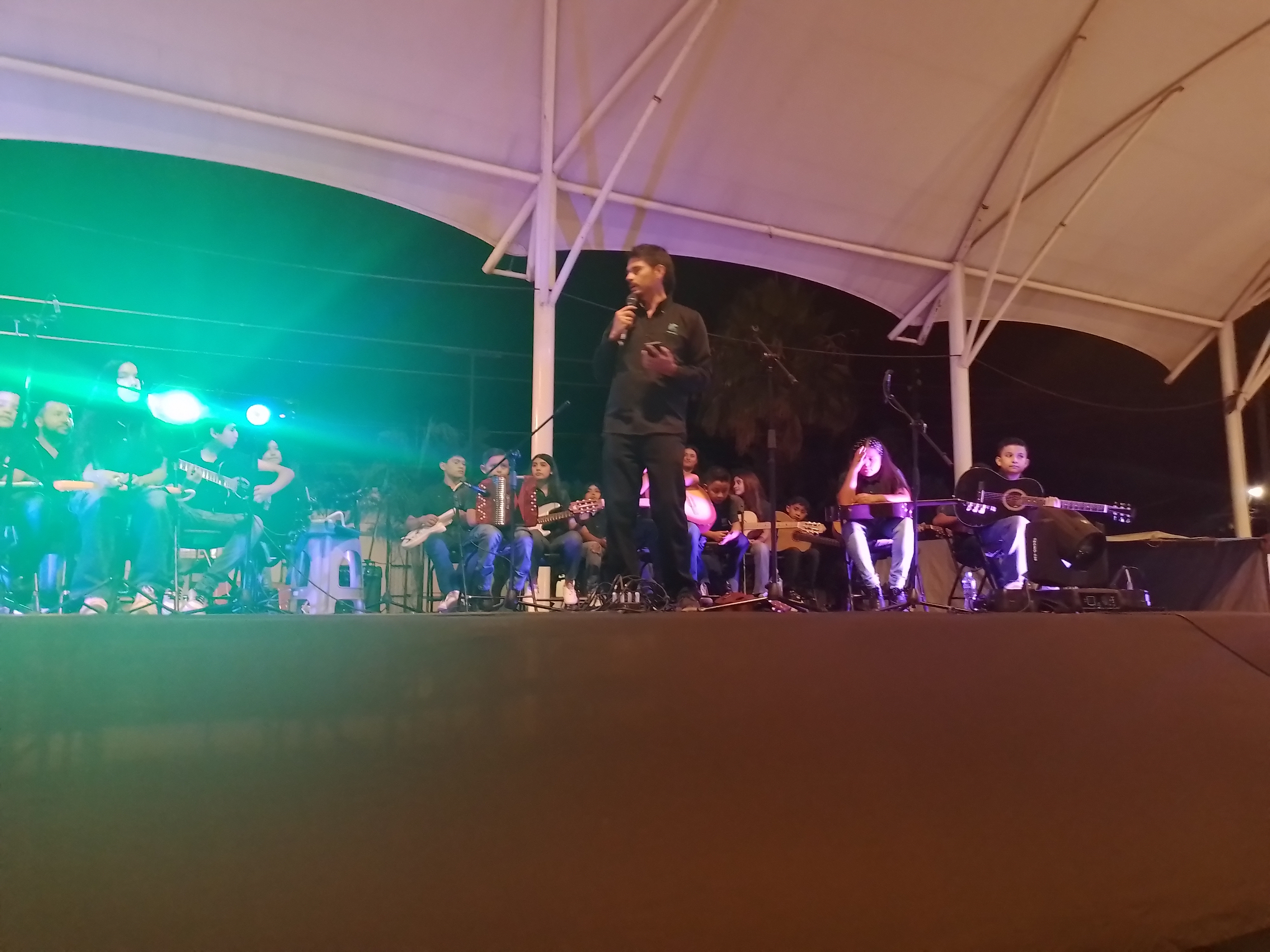 PRESENTACIÓN DE LA CAMERATA EN LA FERIA DE SAN JACINTO.